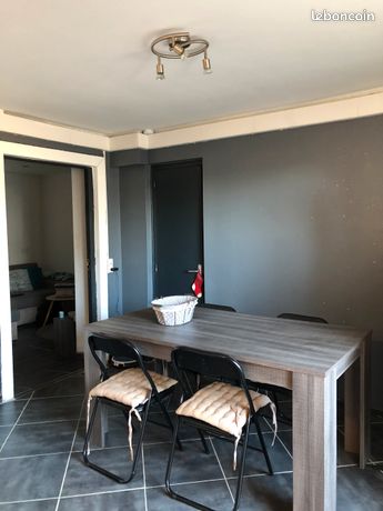 Appartement T3 rénové avec terrasse et parking, à proximité écoles et commerces