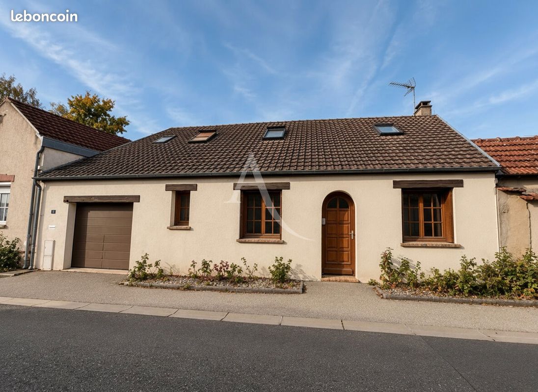 Maison 5 pièces 116 m² · à Lèves · 116 m² · 233 000 €