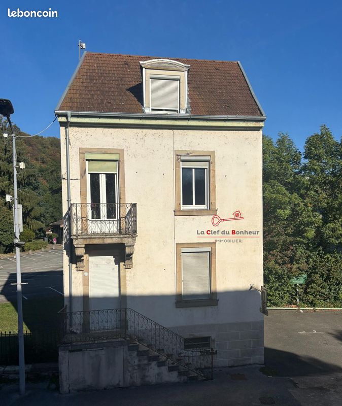Maison 4 pièces 110 m² · à Sainte-Suzanne · 110 m² · 70 000 €