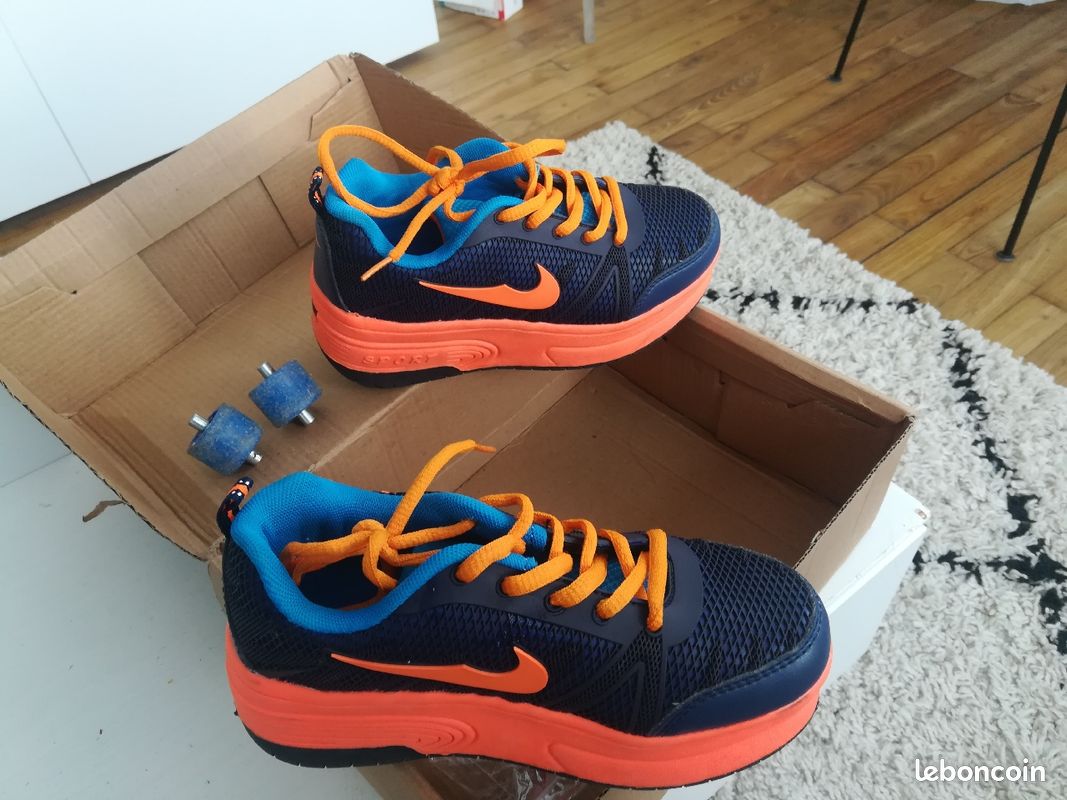 Chaussures à roulettes pointure 33 (image 1)