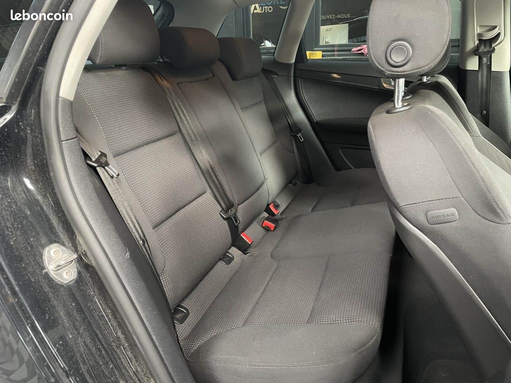AUDI A3 Quattro 3.2i V6 - DSG 8P - Ambition Luxe / Sièges chauffants - Attelage (image 12)