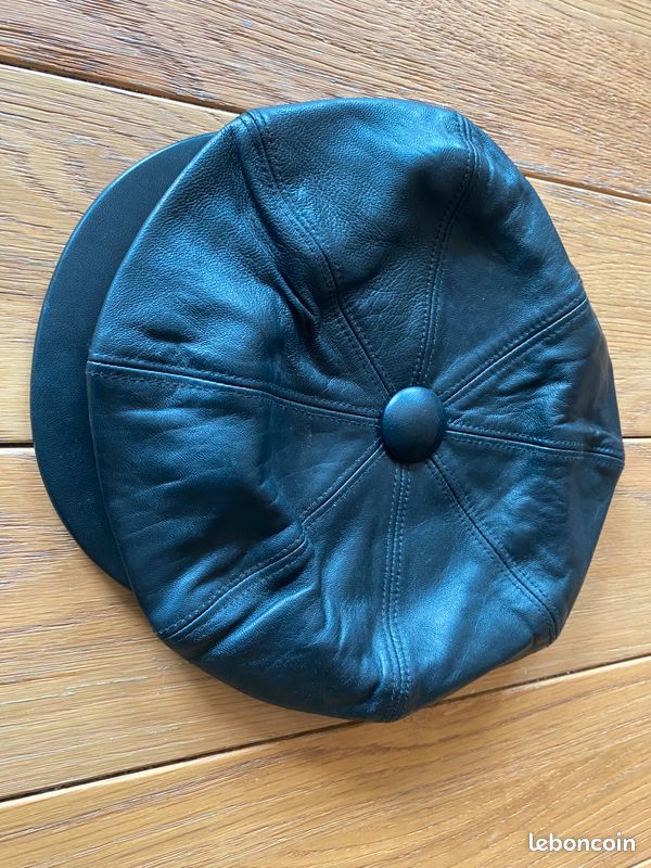 Casquette gavroche noire femme , état neuf (image 1)