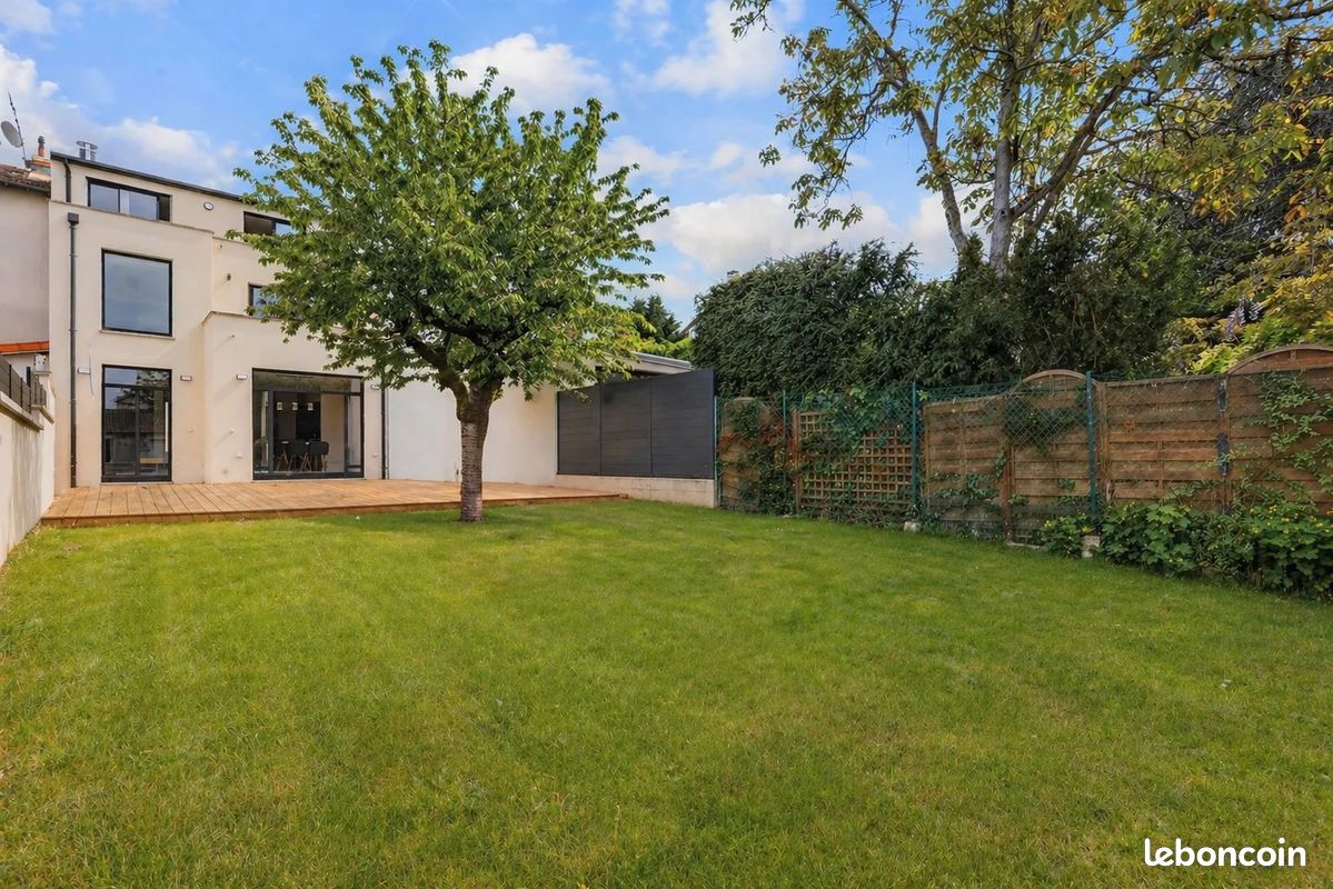 Maison 6 pièces 170 m² · à Nanterre · 170 m² · 1 350 000 €