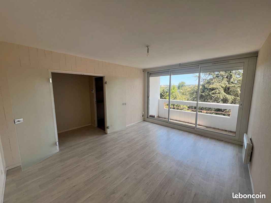 Appartement 2 pièces 52 m² · à Roanne · 52 m² · 516 €
