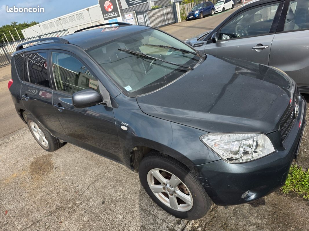 Vend Toyota rav 4 diesel roule tout le jours boîte de vitesse manuelle contrôle technique OK prix 5300. Tel. 681011 (image 5)