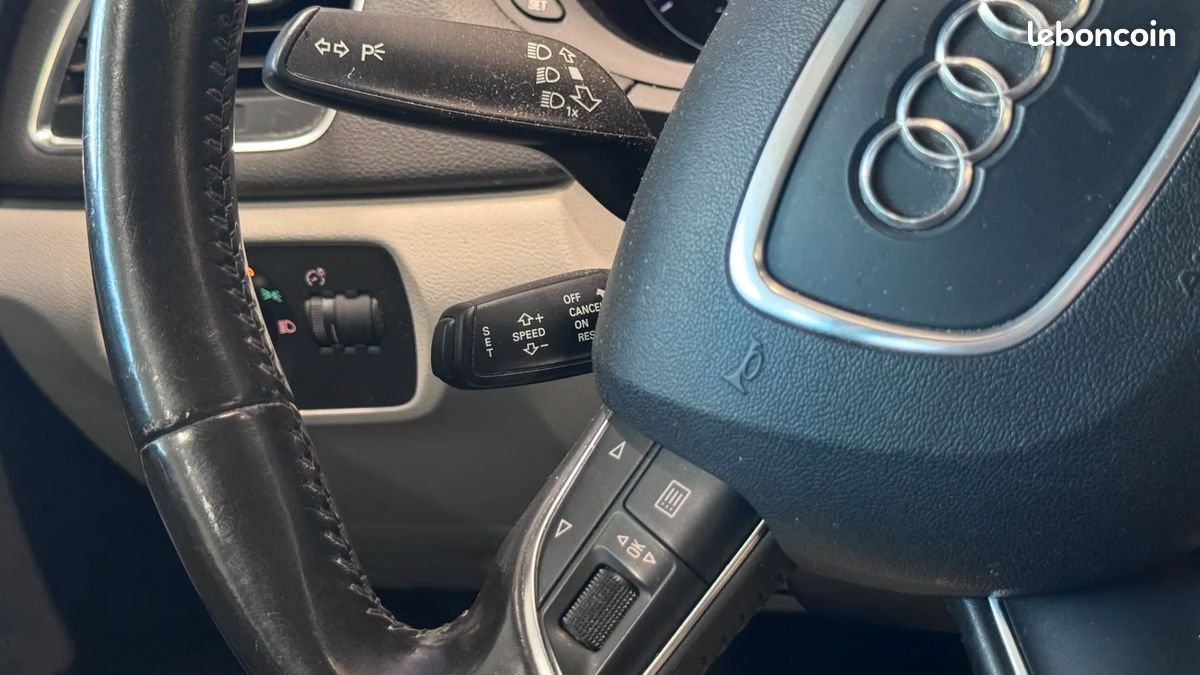 Audi Q3 2.0 TFSi 211ch Ambiente - Moteur à chaîne - Radar de recul - Climatisation bi-zones (image 12)
