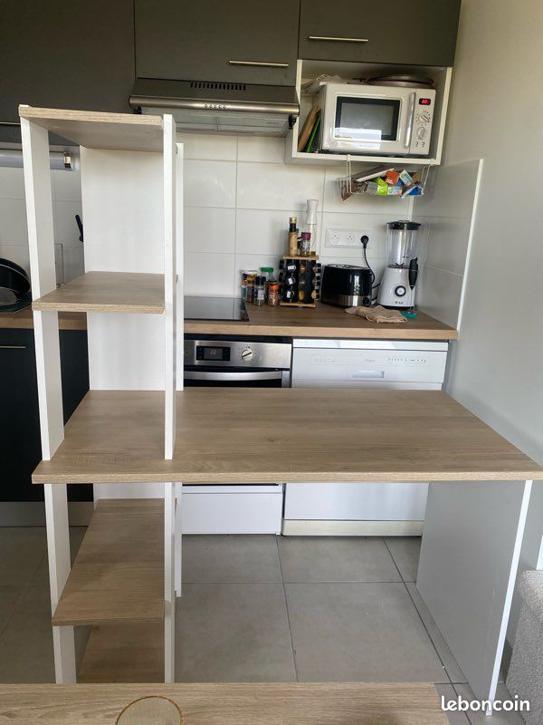 Bureau (image 1)