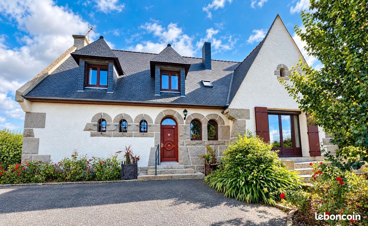Maison 8 pièces 269 m² · à Trégueux · 269 m² · 445 000 €