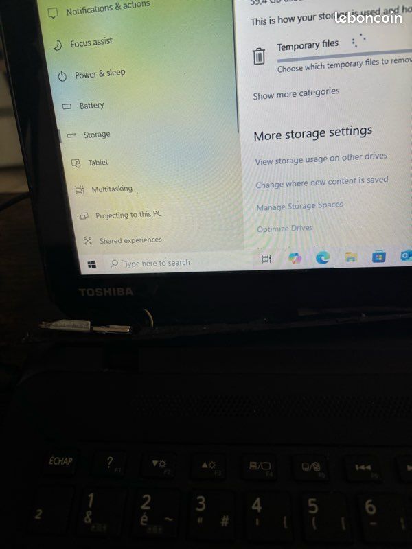 PC Toshiba Satellite (écran cassé) réparable ou récupérer pièces détachées (image 3)