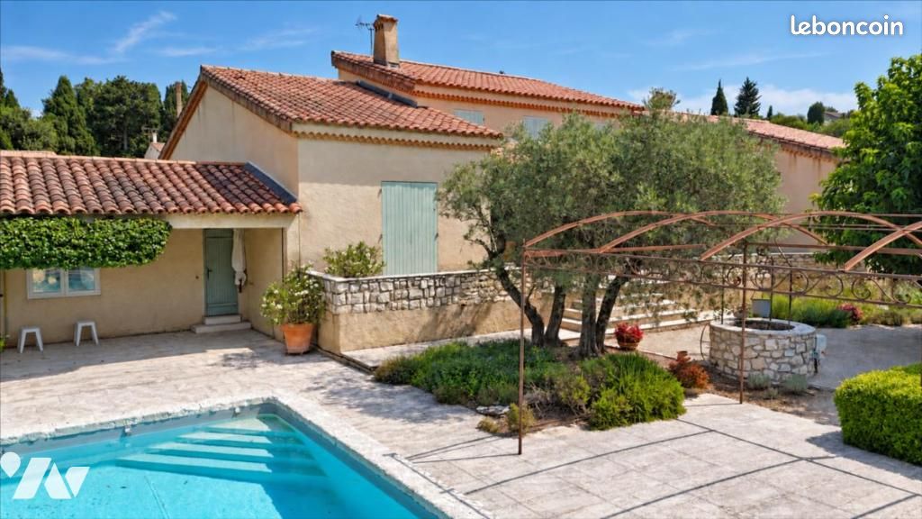 Maison 7 pièces 200 m² · à Paradou · 200 m² · 980 000 €