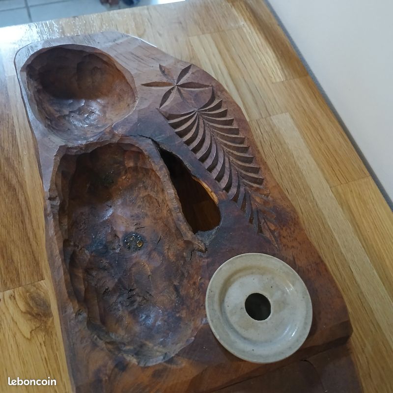 Écritoire de bureau ancien en Pin cembro du Queyras sculpté / Plumier vintage (image 3)