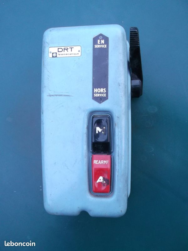 Interrupteur télémécanique sectionneur DRT IEC158-1 220 v 380 v 500 v 7.500 w parfait état (image 1)