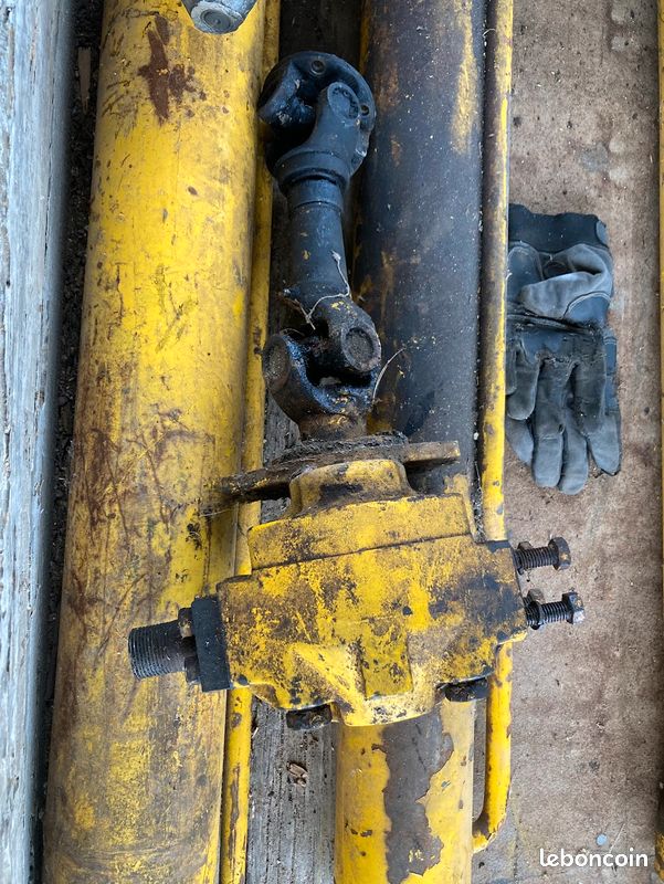 Pompe hydraulique tractopelle JCB 2C2 (image 2)
