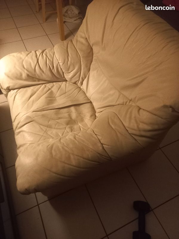 Fauteuil blanc cuir (image 1)