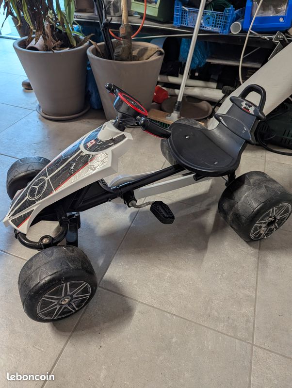 Kart à pédales enfant (image 2)