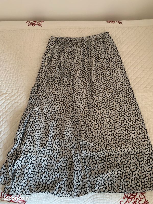 Jupe portefeuille noire à petits motifs t 38 (image 1)
