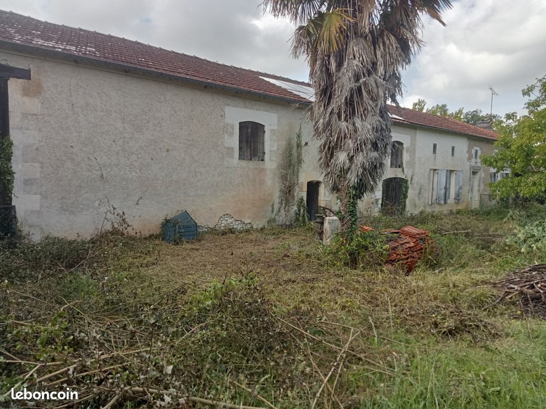 Maison 3 pièces 130 m² · à Chatenet · 130 m² · 70 000 €