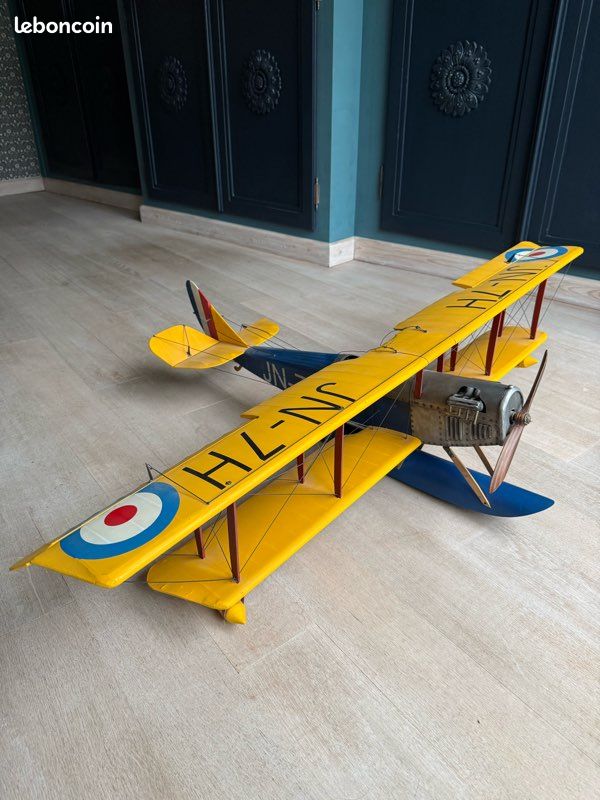 Grande maquette hydravion biplan (image 1)