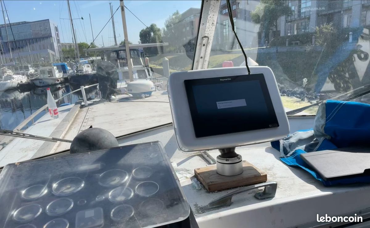 Bateau moteur 12m (image 10)