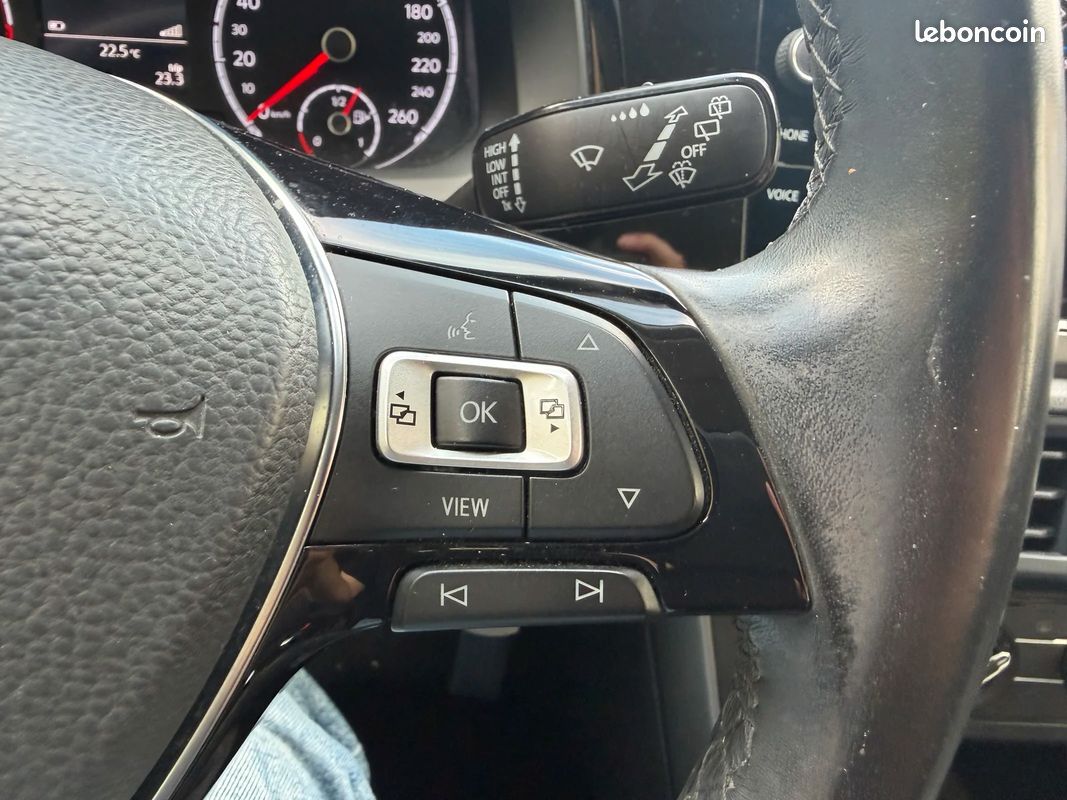 Volkswagen POLO VI Confortline Business / Apple CarPlay / Régulateur de vitesse (image 35)