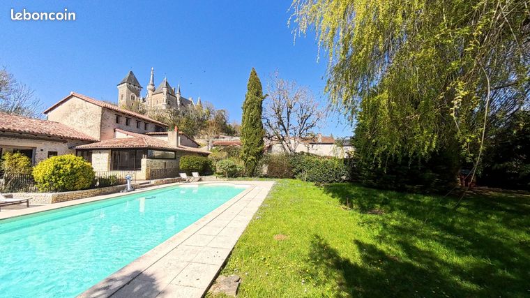 Propriété 9 pièces 227 m²