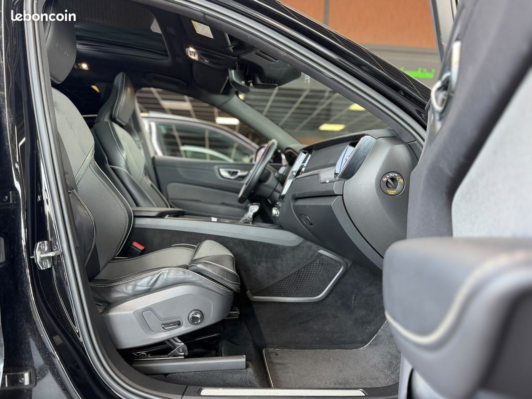 Volvo XC60 T4 190 CV BVA PACK R-DESIGN TOIT OUVRANT GPS (LAURENT AUTO) (image 14)