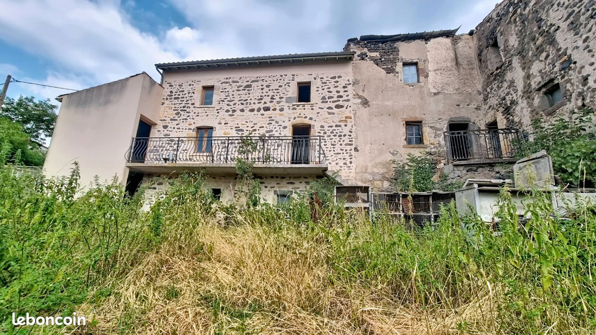 Maison 3 pièces 90 m² · à Saint-Floret · 90 m² · 89 000 €