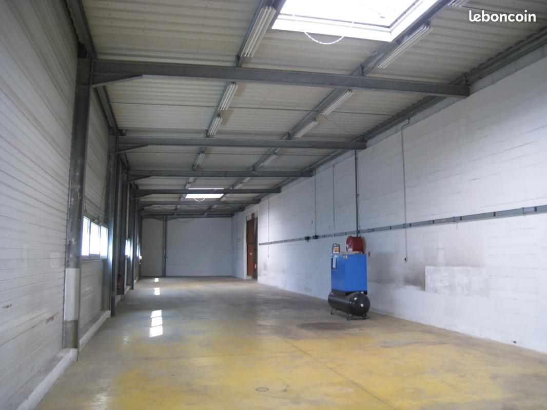 Local bureaux 900 m² (image 1)