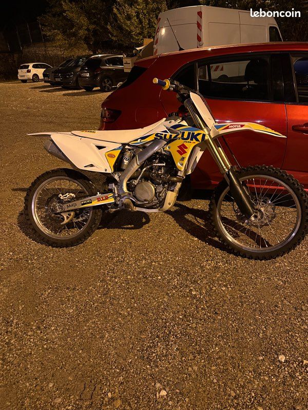 250rmz 2016 vendre ou échange (image 3)