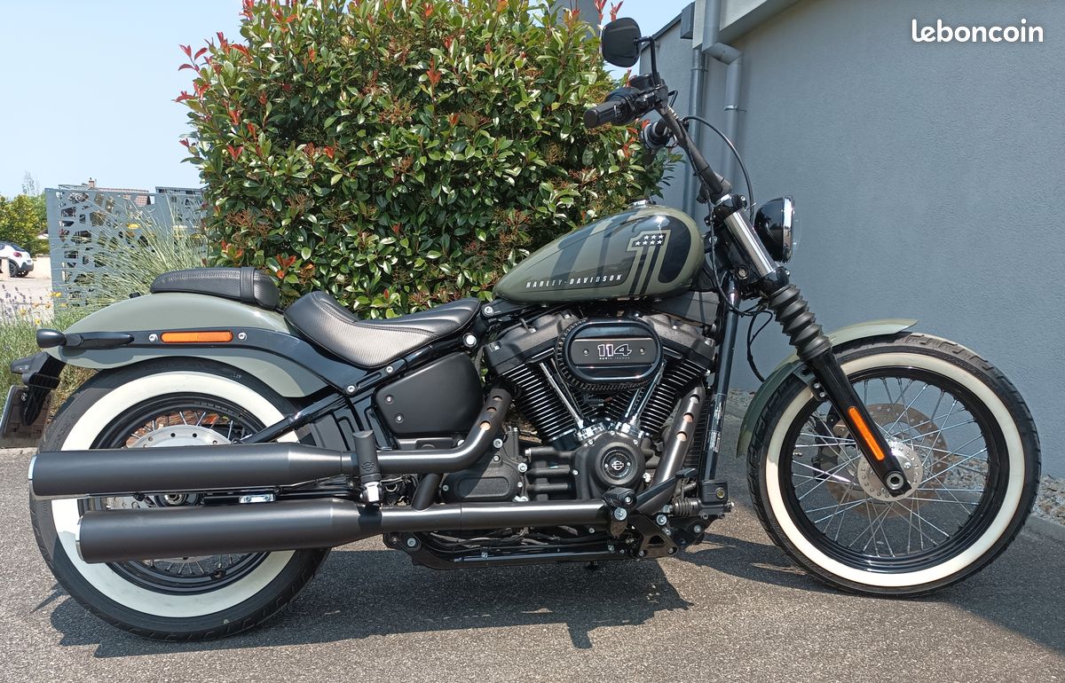 Harley Davidson Softail Street bob 114 Motos