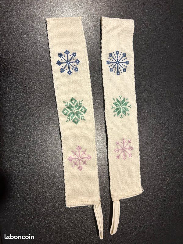 Paire embrasses neige (image 1)