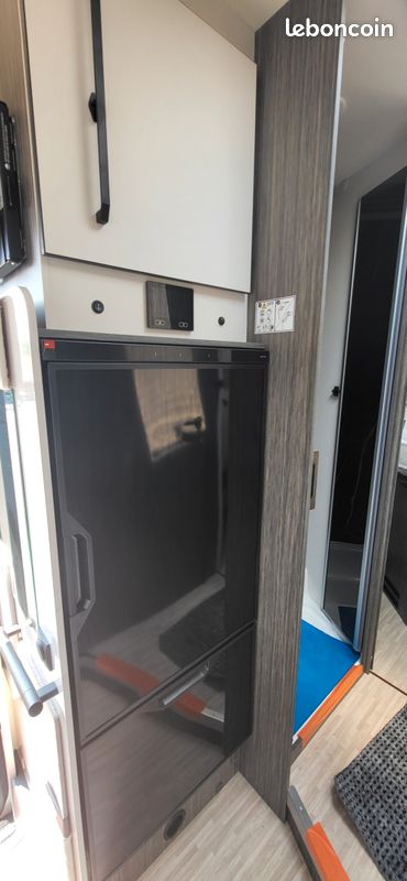 SERIE 25 ANS MC LOUIS PROFILE 881 (lit central) 165CV BVA (image 7)