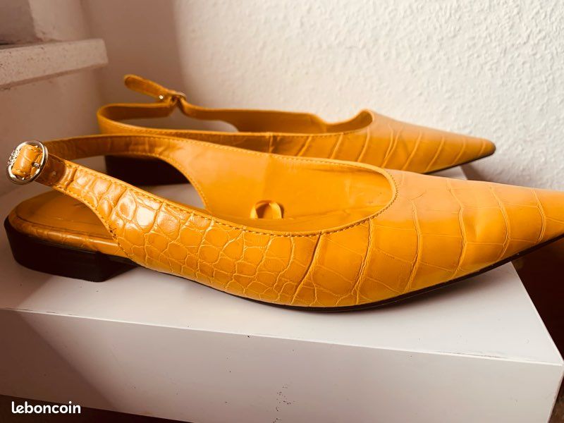 Jupe Zara En Cuir Jaune Moutarde - Taille M - Style évasé - Occasion Très Bon état