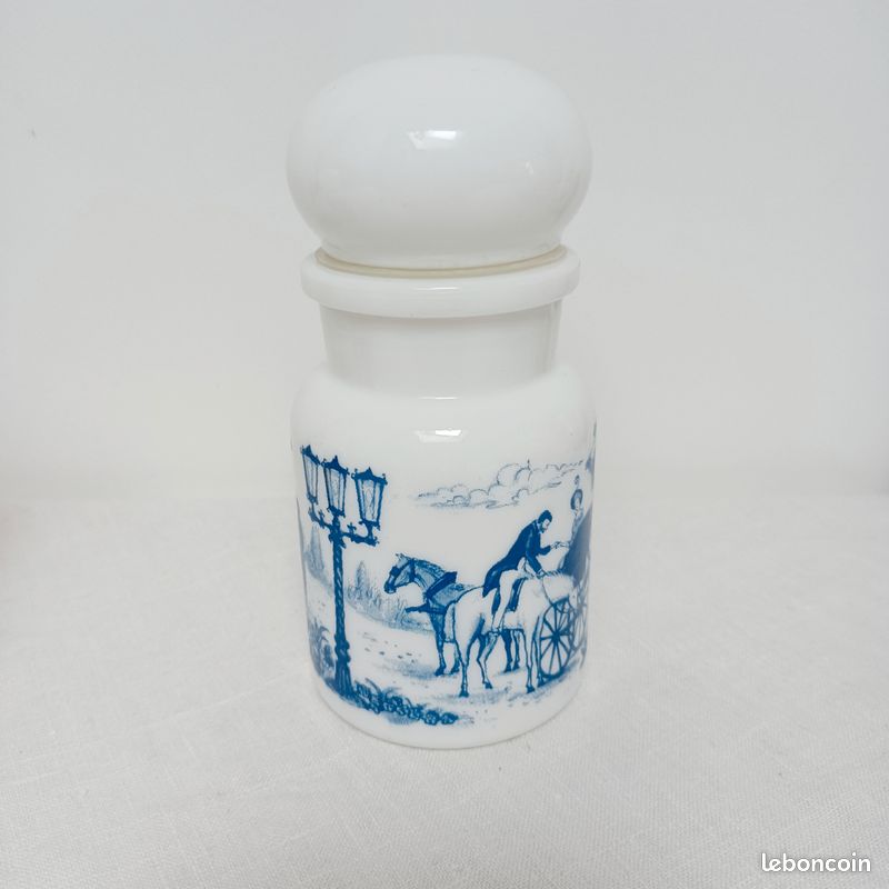 Lot de 3 pots d'apothicaire en opaline (image 5)