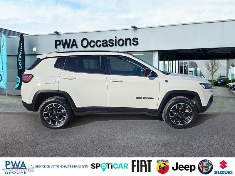 Jeep Compass 1.3 Turbo T4 240ch PHEV 4xe Trailhawk AT6 eAWD (image 4)
