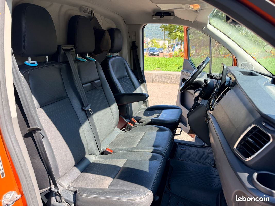 FORD Transit Custom Phase 2 290 L1H1 2.0 EcoBlue 16V 185 cv Boîte auto (image 7)