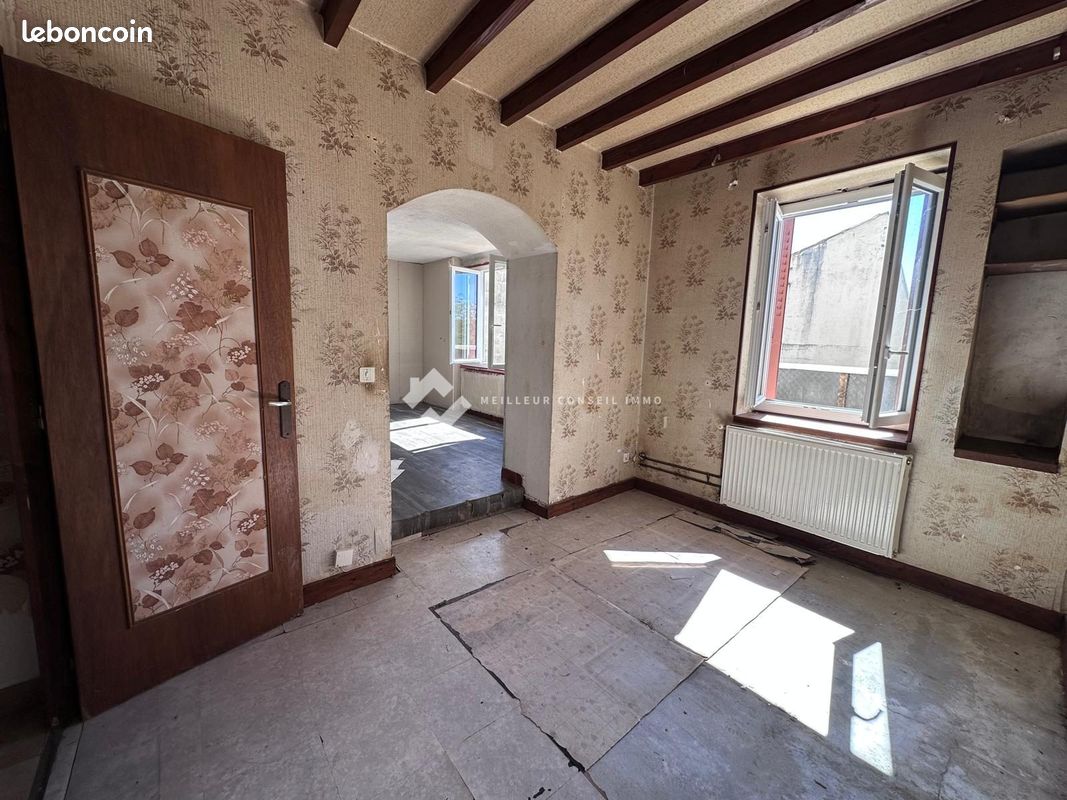 Maison 6 pièces 113 m² · à Celles-sur-Durolle · 113 m² · 35 000 €