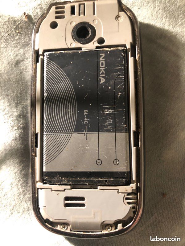 Vend petit Smartphonne à Clapet de Marque Nokia. Modèle 7230 Type:RIM 604 (image 8)