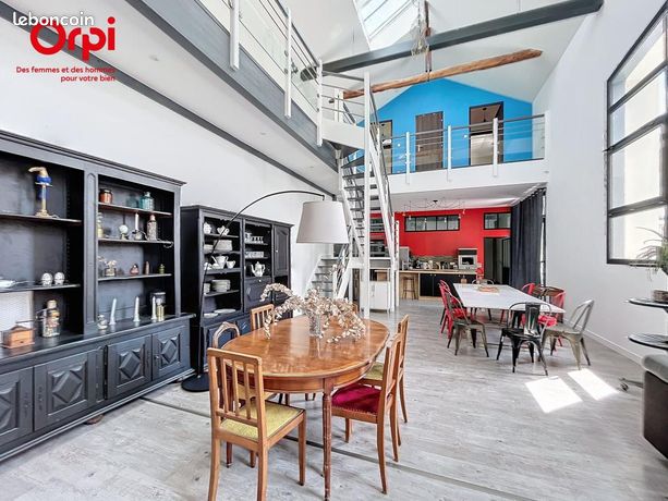 Maison 7 pièces 320 m²