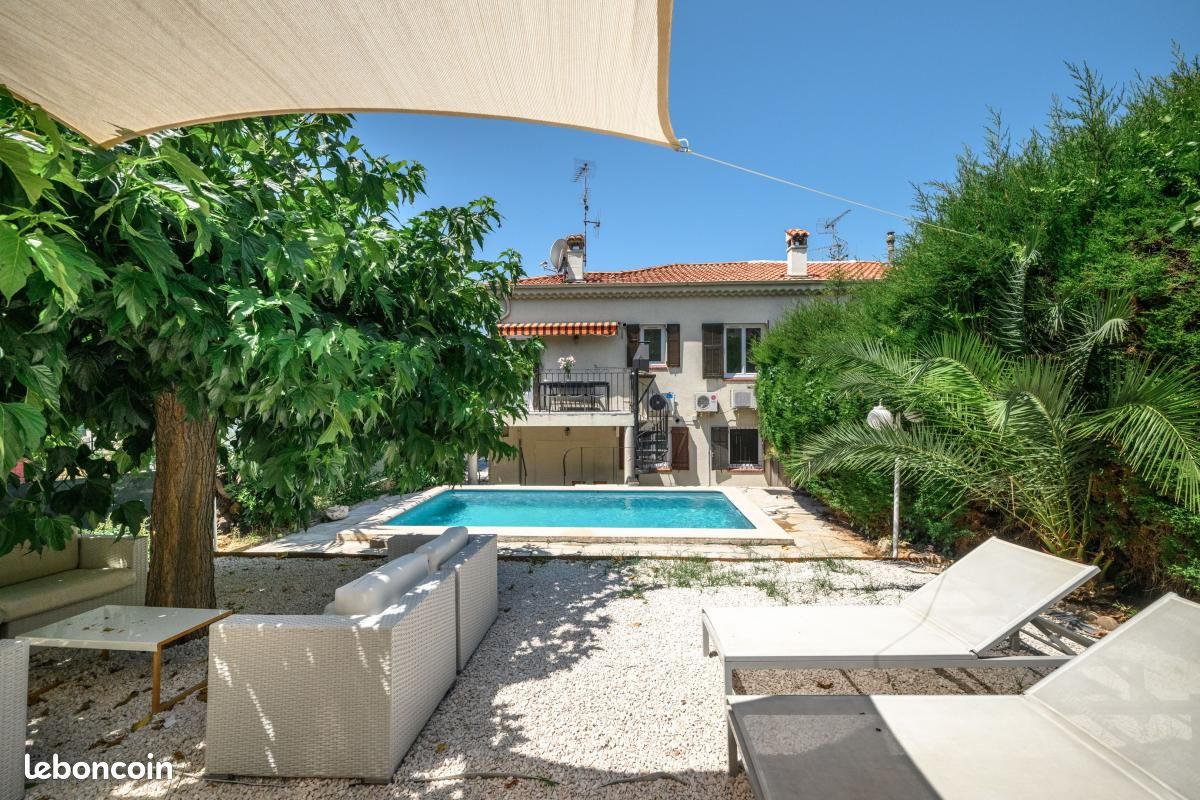 Maison 5 pièces 122 m² · à Cagnes-sur-Mer · 122 m² · 730 000 €