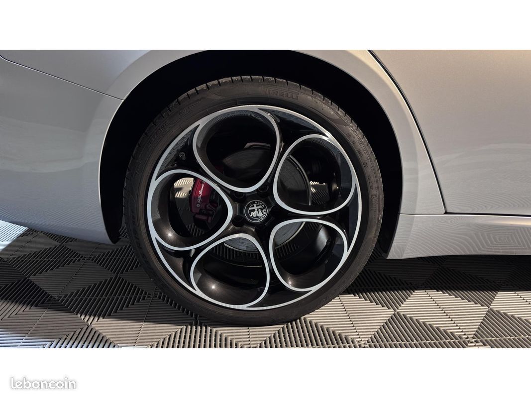 ALFA ROMEO GIULIA 2.2 D 190ch BVA - Gris Lunaire - 1ère Main (image 31)