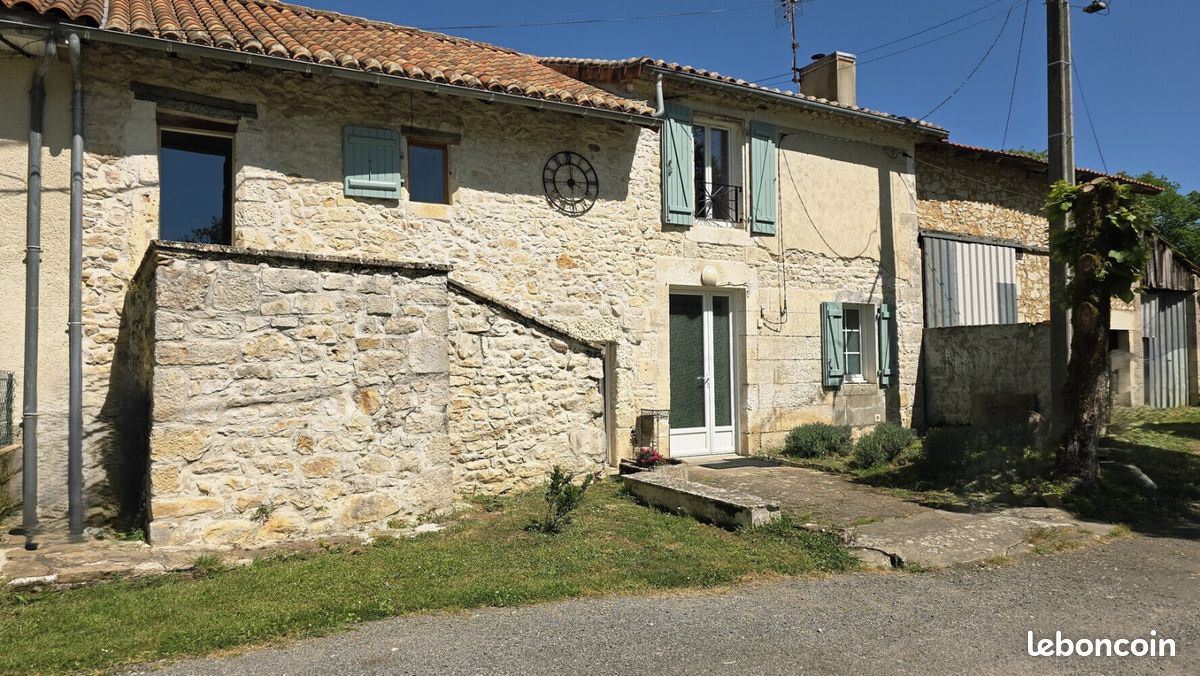 Maison 3 pièces 130 m² · à Montbron · 130 m² · 160 500 €