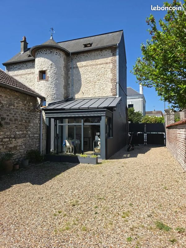 Maison 6 pièces 110 m² · à Saint-Étienne-du-Rouvray · 110 m² · 298 000 €