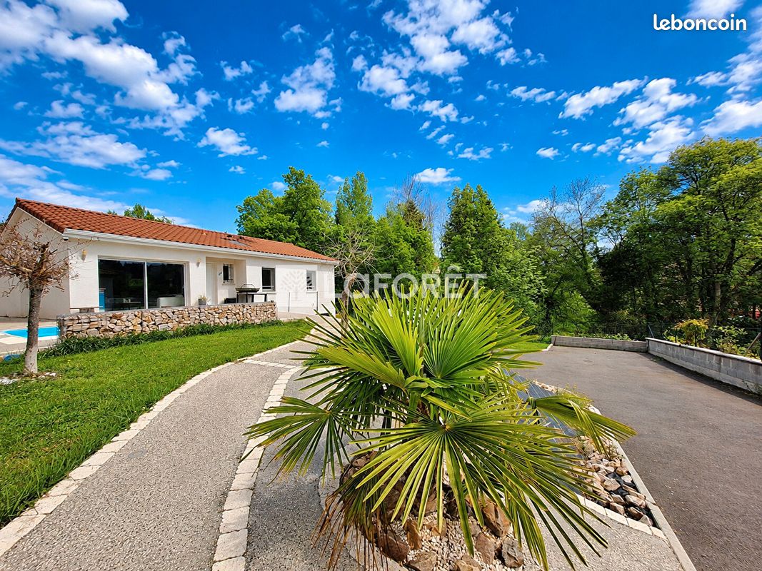 Maison 5 pièces 102 m² · à Saint-Galmier · 102 m² · 349 000 €