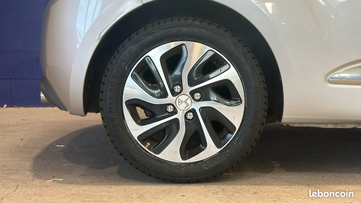 DS DS3 1.6 BlueHDI 100ch Executive - Régulateur de vitesse - Bluetooth - Climatisation (image 27)