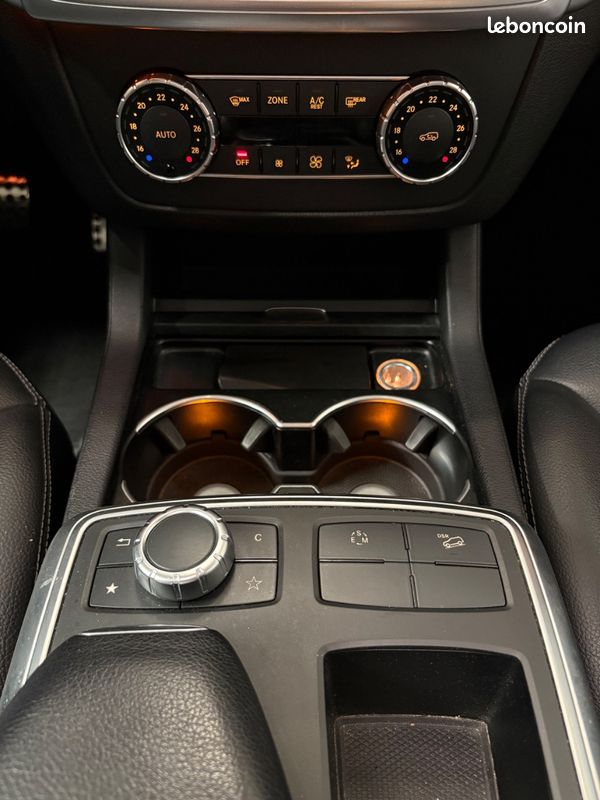 Mercedes ML 250 CDI 7G-DCT / ENTRETIEN MERCEDES / TOIT OUVRANT PANO / ATTELAGE / SIEGES AV ELEC & CHAUFFANTS (image 25)