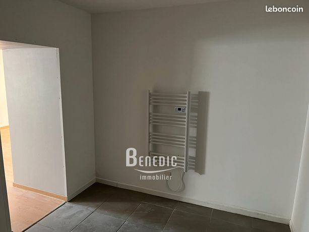 https://img.leboncoin.fr/api/v1/lbcpb1/images/ab/b6/55/abb6553fd260b555c05ead228e7f69f1949aaf2b.jpg?rule=ad-image