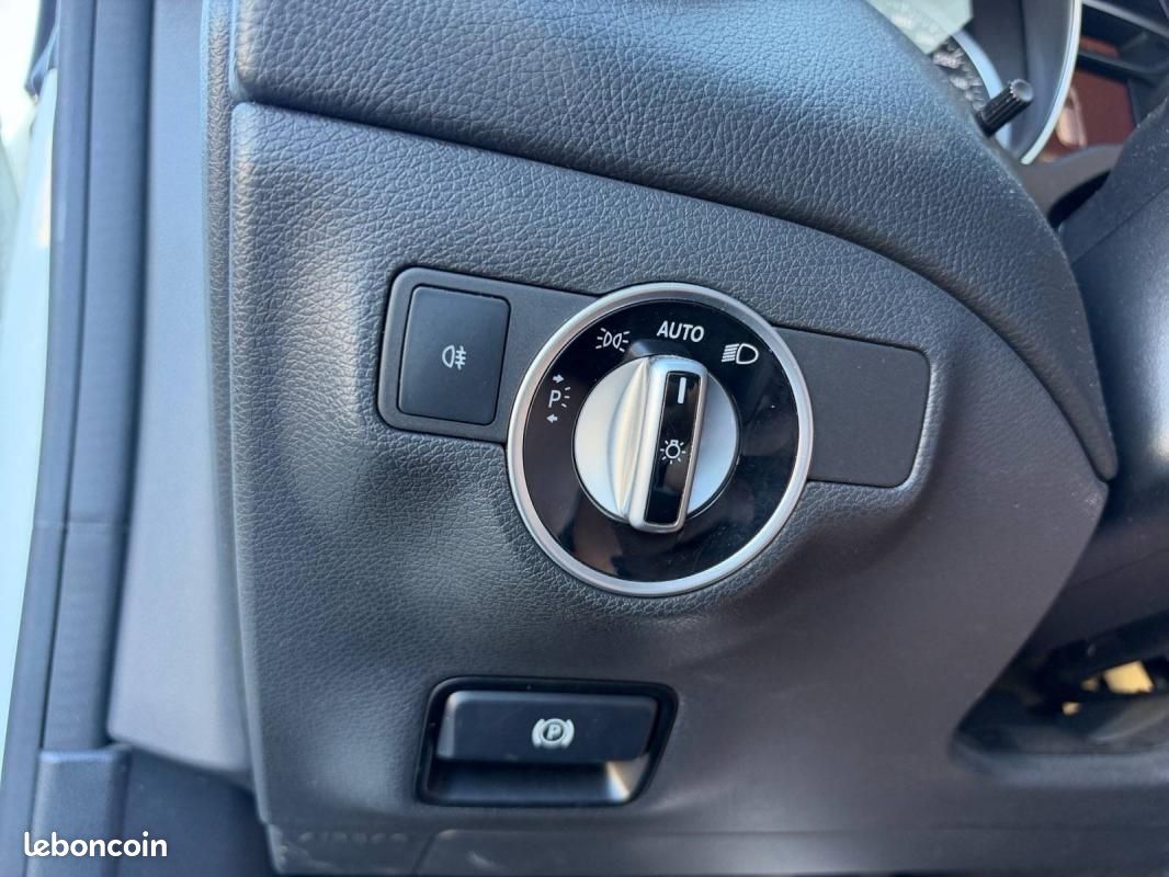 Mercedes CLA Shooting Brake 220 d Fascination 7G-DCT – Toit Pano, Harman/Kardon, CarPlay Entretie... (image 27)