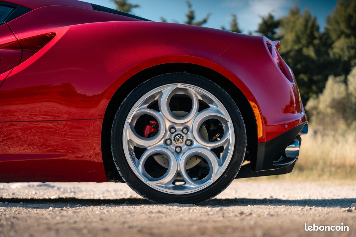 Alfa Roméo 4C - Racing pack - Première main (image 6)