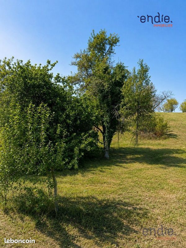 Terrain 1595 m² · à Gy · 1 595 m² · 35 000 €